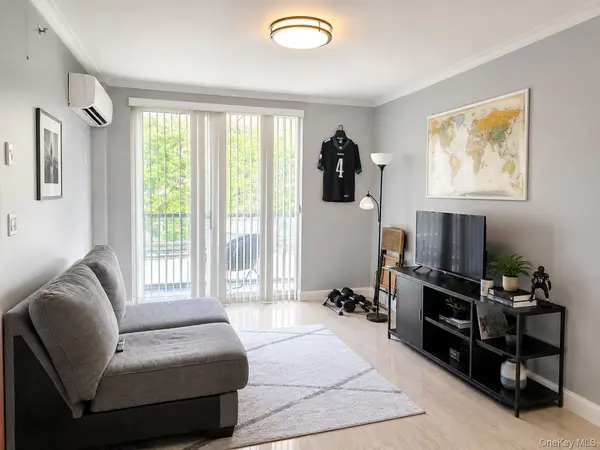 13215 41st AVE #4 C, Flushing, NY 11355