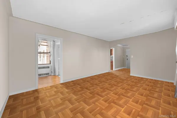8380 118th st #6G, Kew Gardens, NY 11415