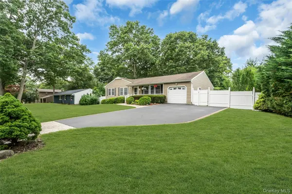 84 Juniper AVE, Ronkonkoma, NY 11779