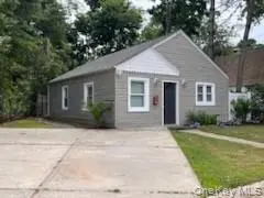44 Commander AVE, Hempstead, NY 11550