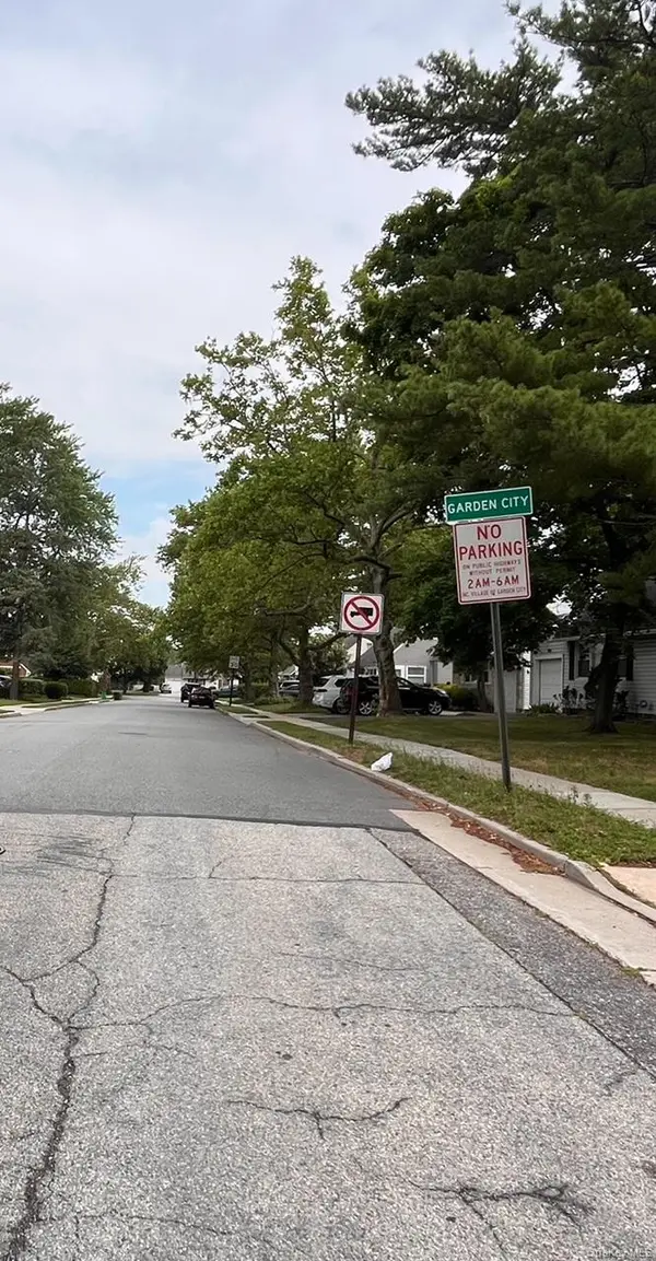 44 Commander AVE, Hempstead, NY 11550