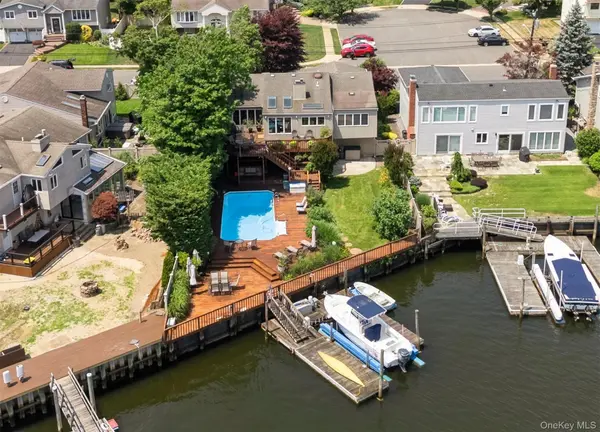 2883 Judith DR, Bellmore, NY 11710