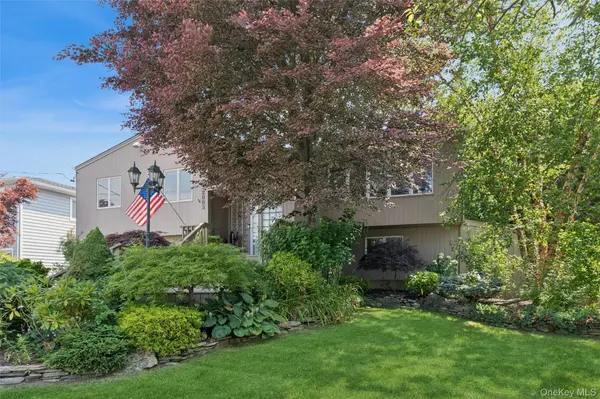 2883 Judith DR, Bellmore, NY 11710