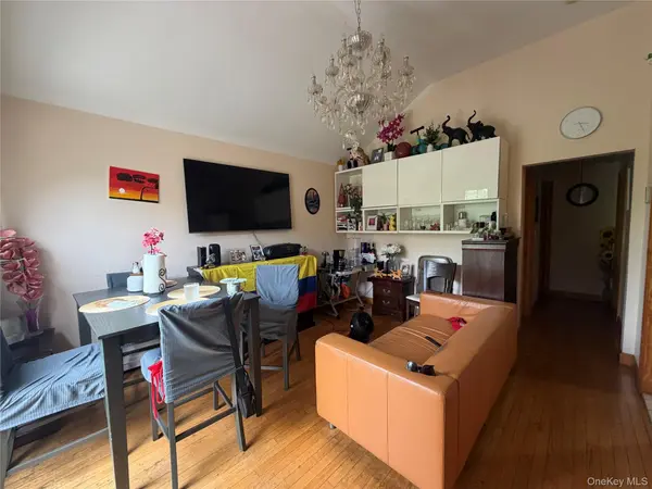 10475 48th AVE, Corona, NY 11368