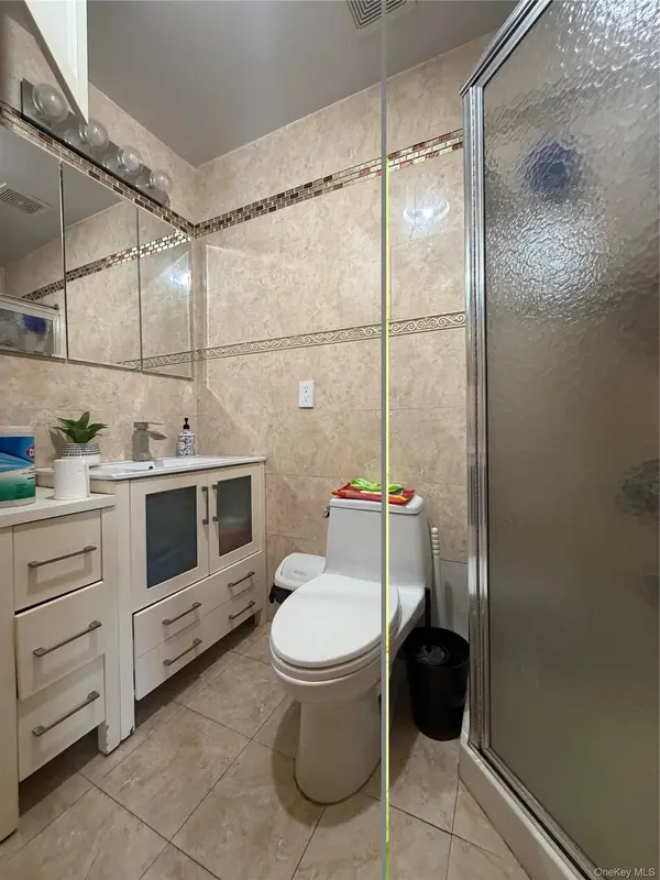 10475 48th AVE, Corona, NY 11368
