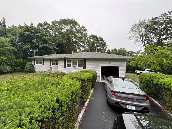 72 Fanning BLVD, Riverhead, NY 11901