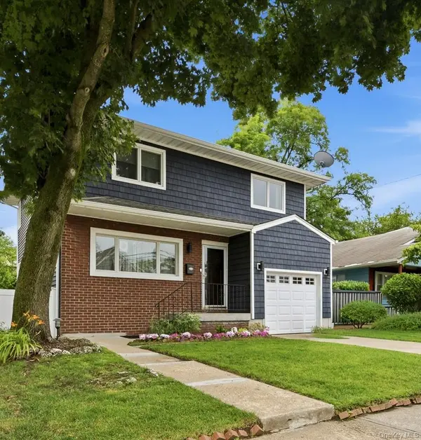 4 Pequot AVE, Port Washington, NY 11050