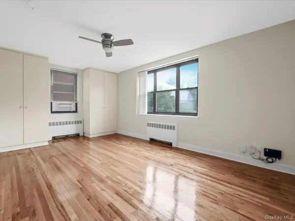 58 Grace AVE #1D, Great Neck, NY 11021