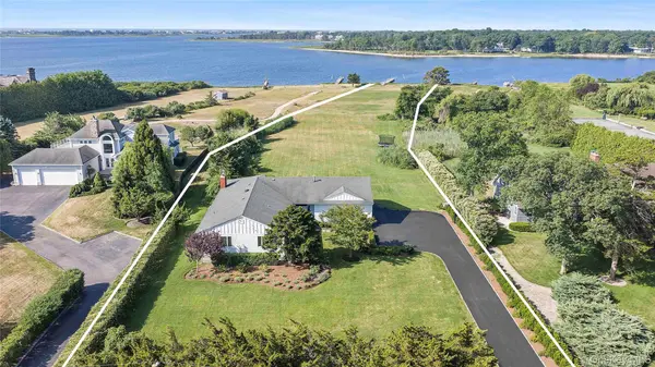 50 Sunset AVE, East Quogue, NY 11942
