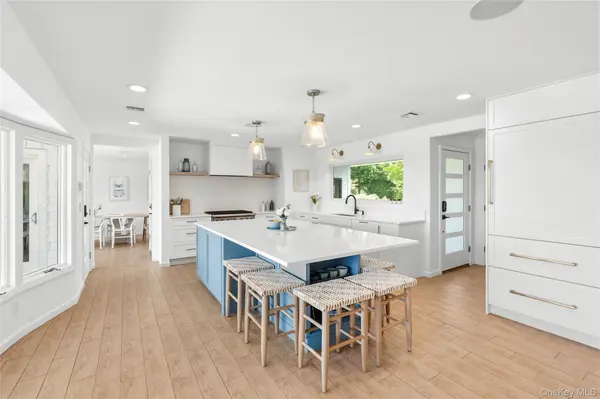 50 Sunset AVE, East Quogue, NY 11942