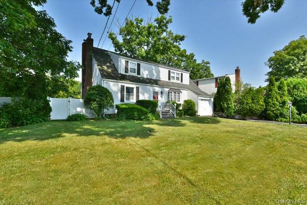 344 New York AVE, Massapequa Park, NY 11762