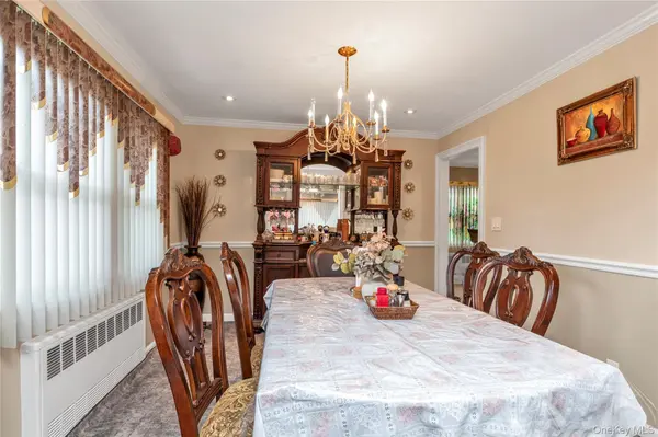 928 N Fletcher AVE, Valley Stream, NY 11580