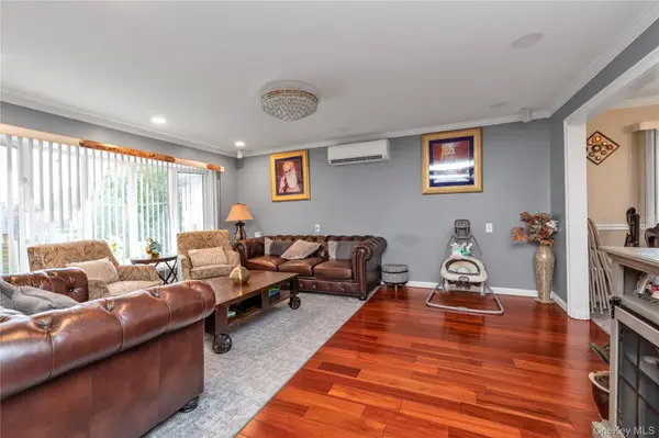 928 N Fletcher AVE, Valley Stream, NY 11580