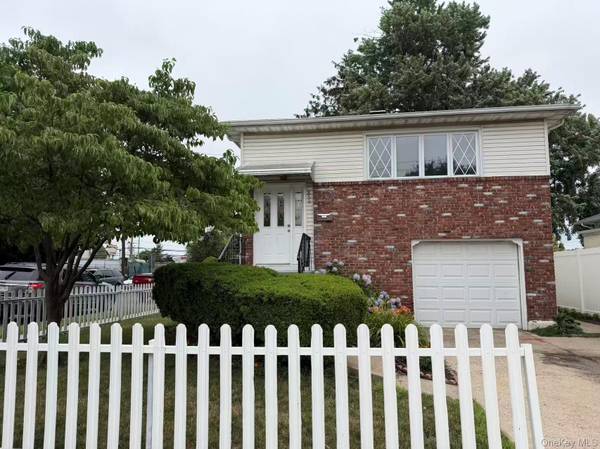 858 Oliver AVE, Westbury, NY 11590