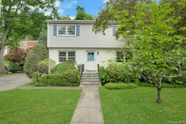 34 Dogwood DR, Scarsdale, NY 10583
