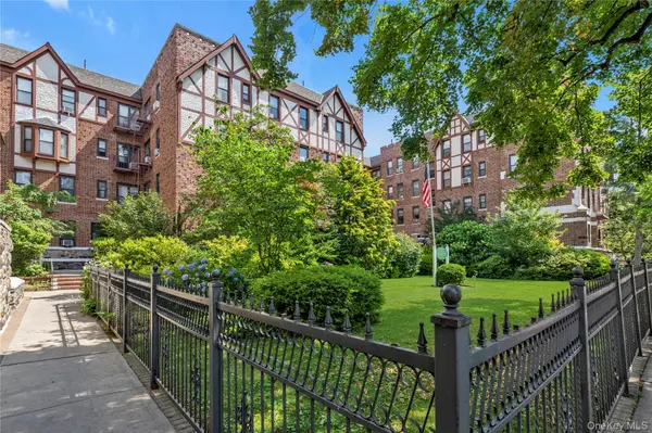 160-15 Powells Cove BLVD #A1, Whitestone, NY 11357