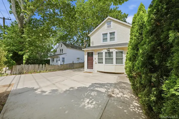 89 Harbor RD, Port Washington, NY 11050