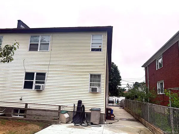 142-11 254th ST, Rosedale, NY 11422