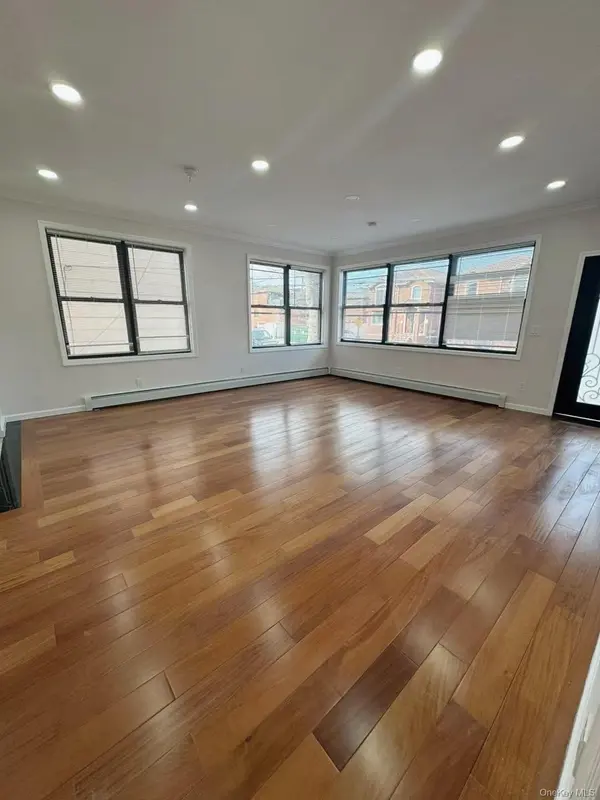149-20 17th AVE, Whitestone, NY 11357