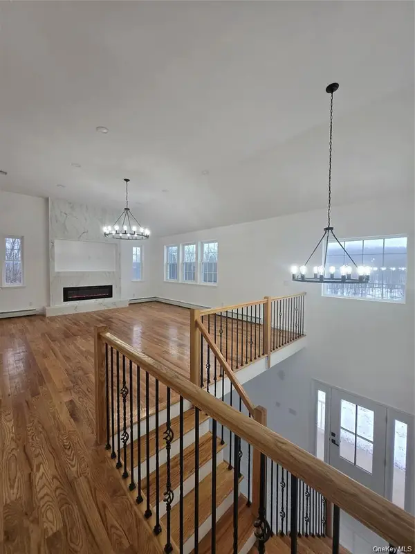 470 State Route 211, Cuddebackville, NY 12729