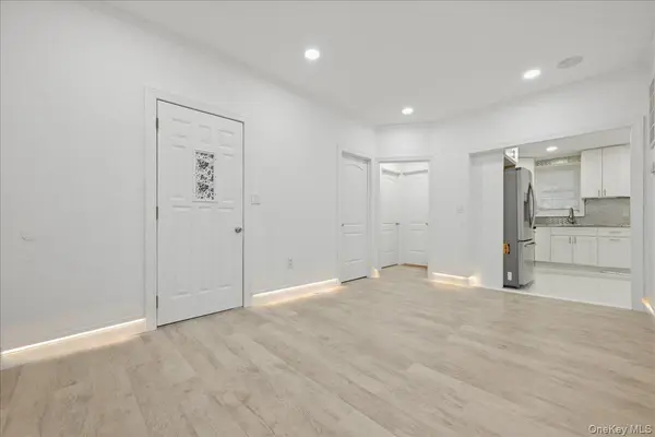 89 W 4th ST, Ronkonkoma, NY 11779