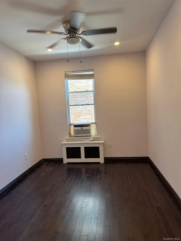 7305 Metropolitan AVE, Middle Village, NY 11379