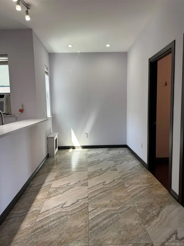 7305 Metropolitan AVE, Middle Village, NY 11379