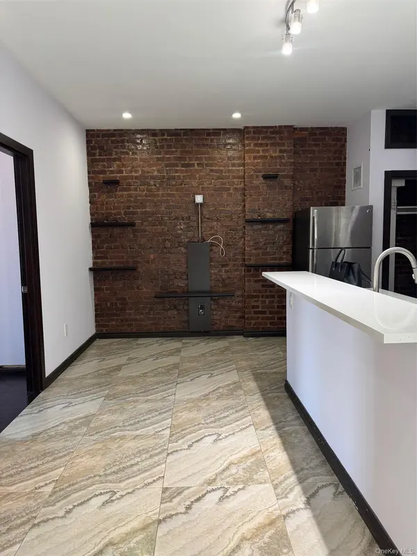 7305 Metropolitan AVE, Middle Village, NY 11379
