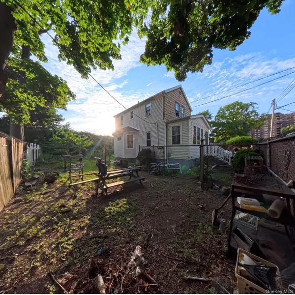 13734 167th ST, Jamaica, NY 11434