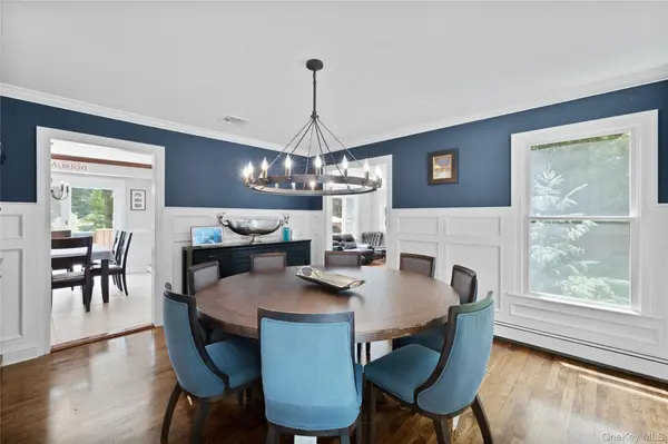 9 Three Sisters RD, Saint James, NY 11780