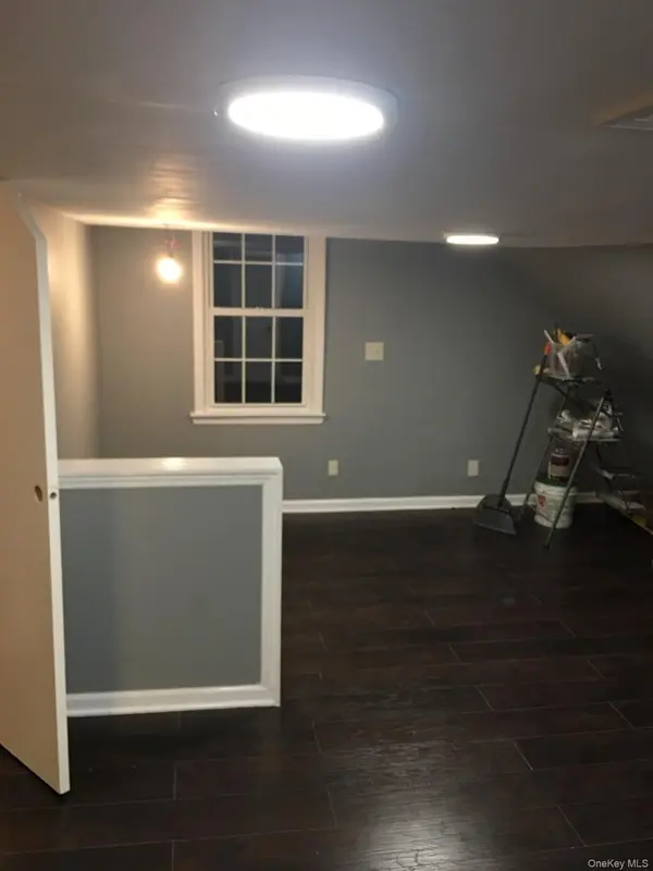 190-40 103rd AVE, Hollis, NY 11423