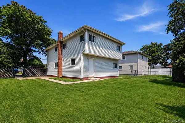 218 Montana AVE, Bay Shore, NY 11706
