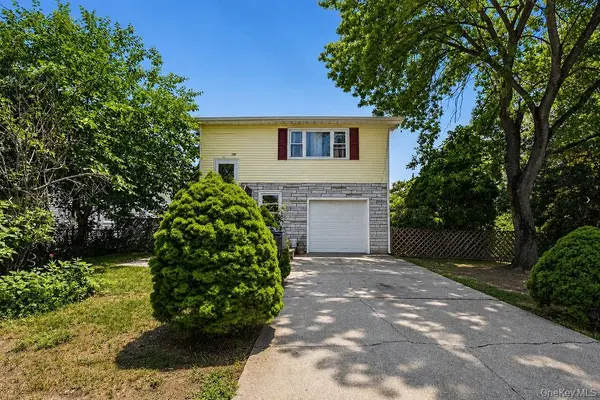 218 Montana AVE, Bay Shore, NY 11706
