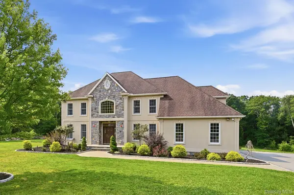 17 Meadow Crest DR, Mahopac, NY 10541