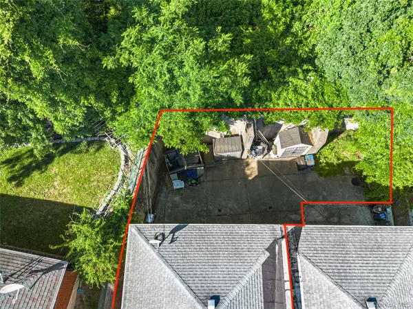 6915 Little Neck Pkwy, Glen Oaks, NY 11004