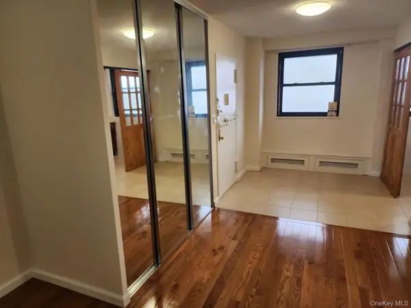 61-45 98th ST #8G, Rego Park, NY 11374