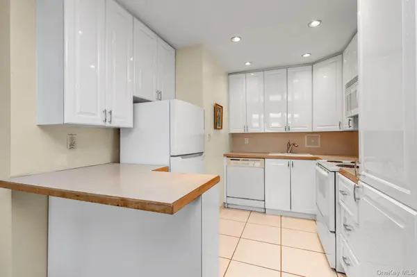 166-10 Powells Cove BLVD #5D, Beechhurst, NY 11357