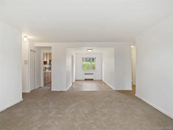 6 DeHaven DR #1E, Yonkers, NY 10703