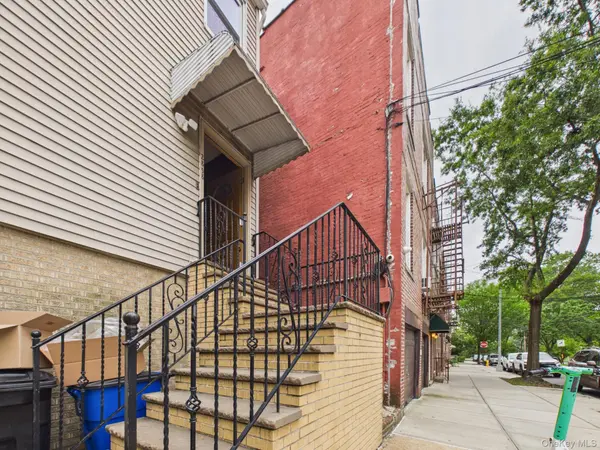 2858 E 197th ST, Bronx, NY 10461