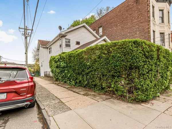 20 Saint Josephs AVE, Yonkers, NY 10703