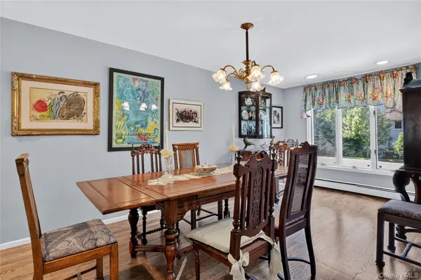 165 Salem RD, East Hills, NY 11577