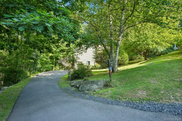 37 Nursery RD, Tuxedo Park, NY 10987