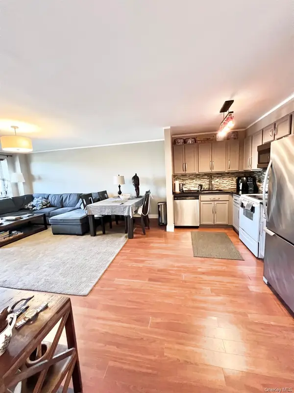 260 Beach 81st ST #3N, Rockaway Beach, NY 11693