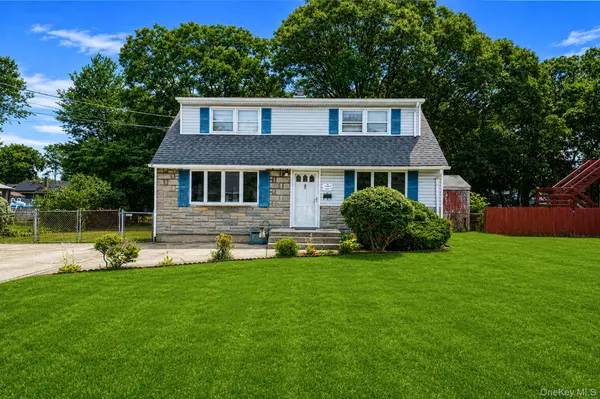 146 Dawn DR, Centereach, NY 11720