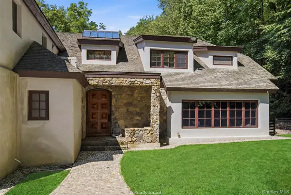 36 Spring ST, Cold Spring Harbor, NY 11724