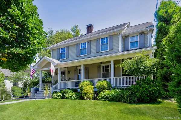 14 Buckingham PL, Manhasset, NY 11030
