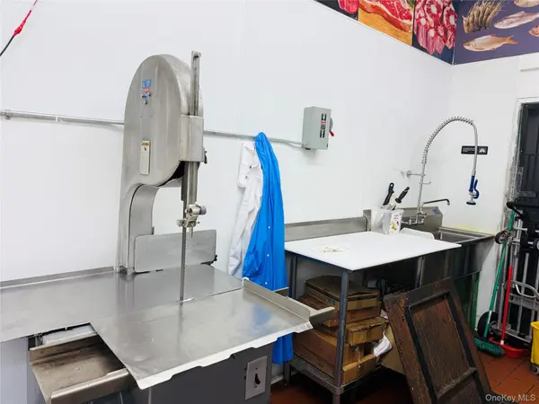 87-94 Parsons BLVD, Jamaica, NY 11432
