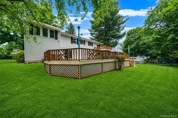 94 Crestwood BLVD, Poughkeepsie, NY 12603