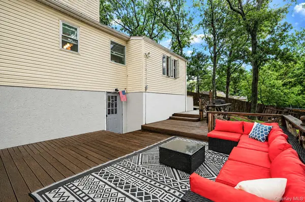 30 Sayville RD, Sound Beach, NY 11789
