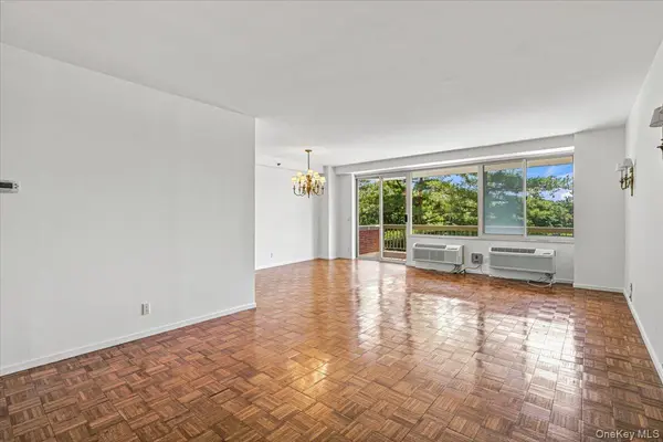 100 Hilton AVE #417, Garden City, NY 11530